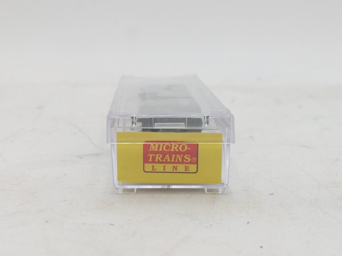 Micro-Trains 51200032 Z British Columbia Railway 50' Rib Side Box Car #100348