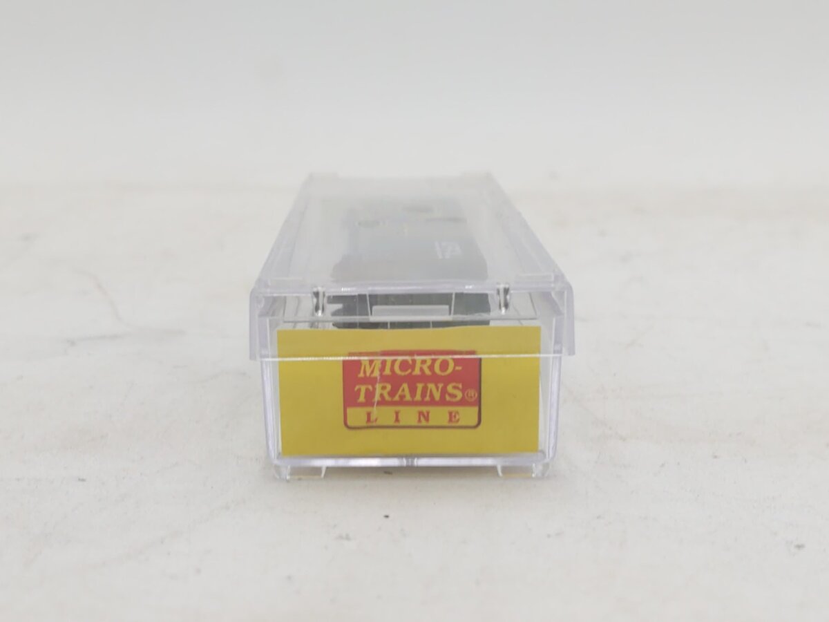Micro Trains 51200031 Z British Columbia Railway 50' Rib Side Box Car #100344