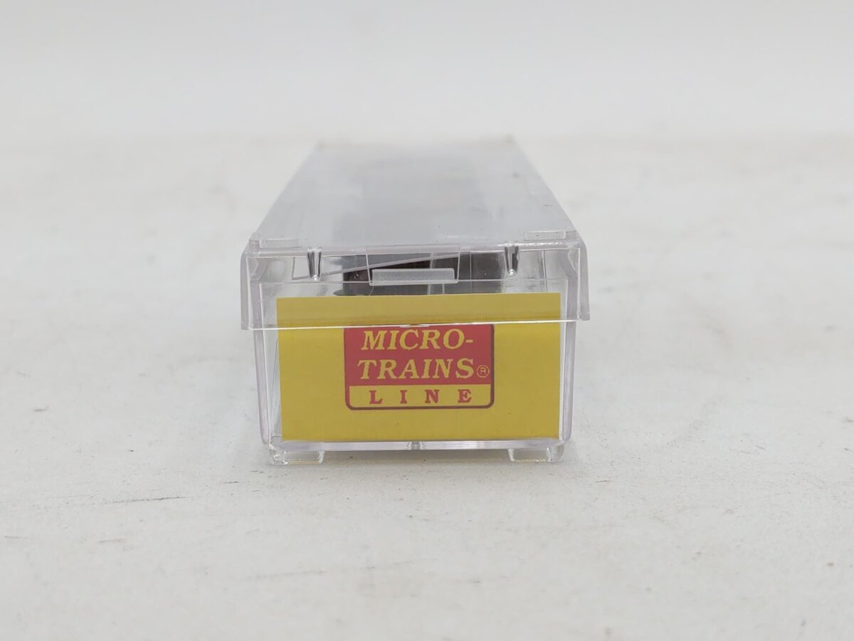 Micro-Trains 50700611 Z Chicago Great Western 50' Plug Door Boxcar #541