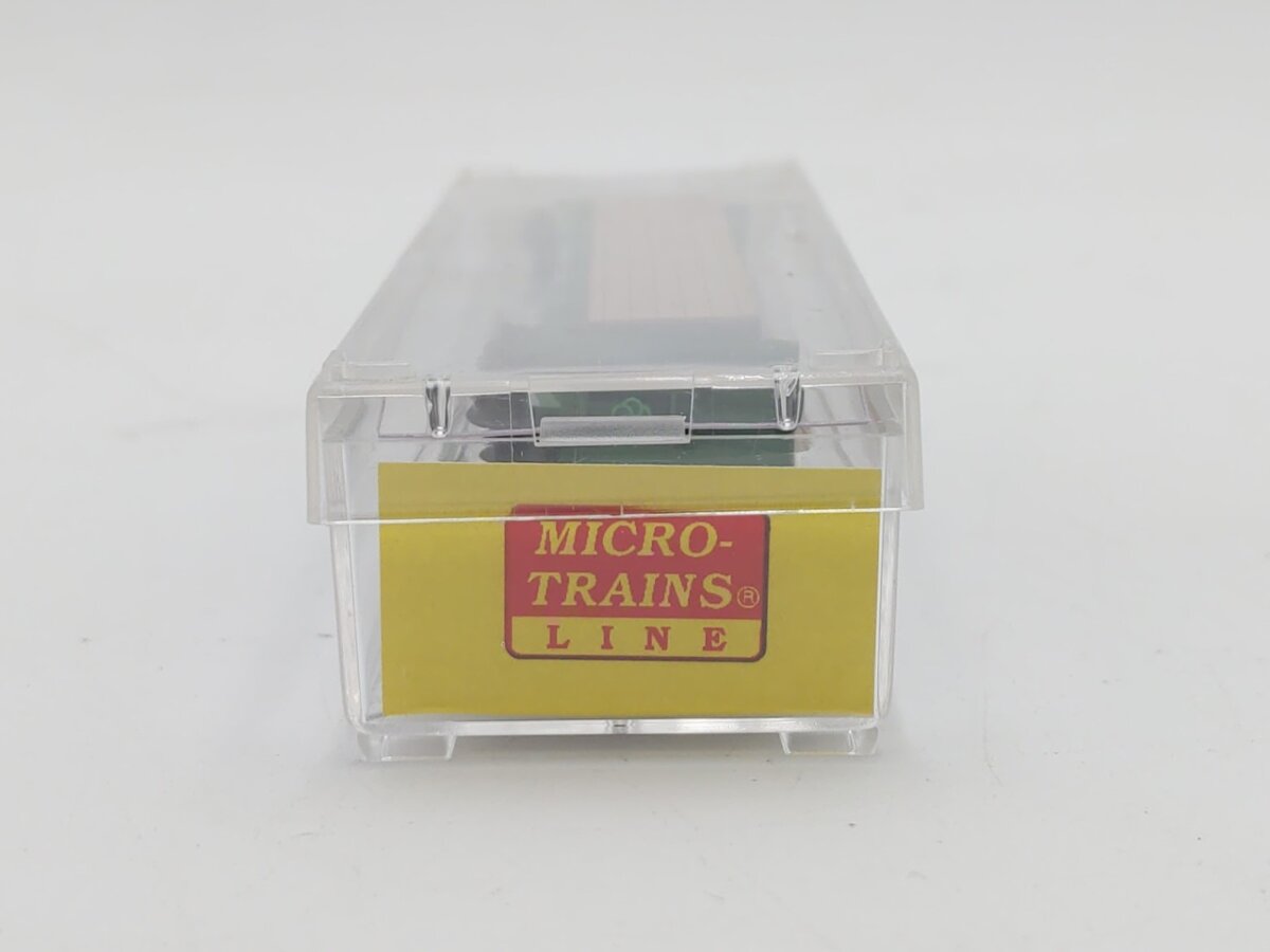 Micro-Trains 52700121 Z Scale BN 60' Bulkhead Flatcar w/Lumber Load #621126