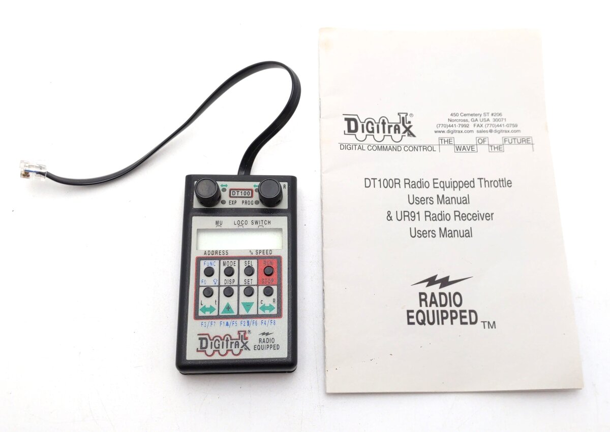 Digitrax DT100R Radio Equipped Digital Command Control Throttle