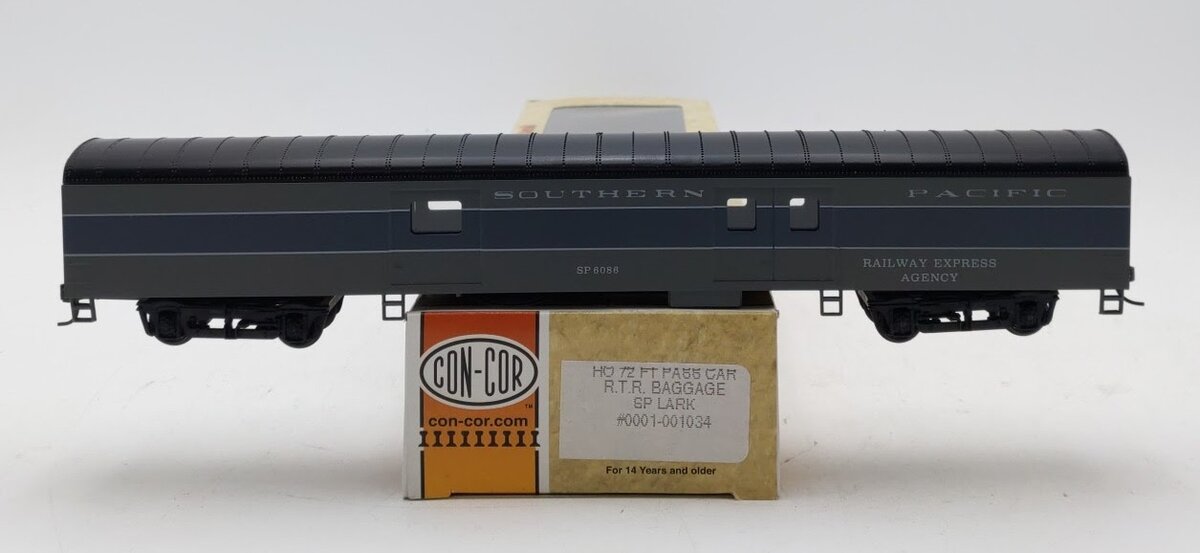 Con-Cor 0001-001034 HO Southern Pacific Lark 72' Baggage Car #6086