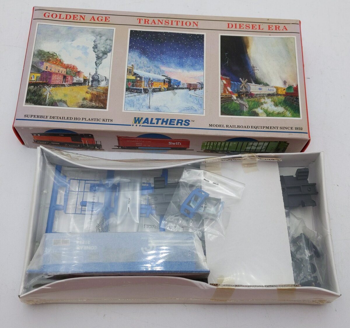 Walthers 932-4364 HO Bay Window Caboose Conrail Kit