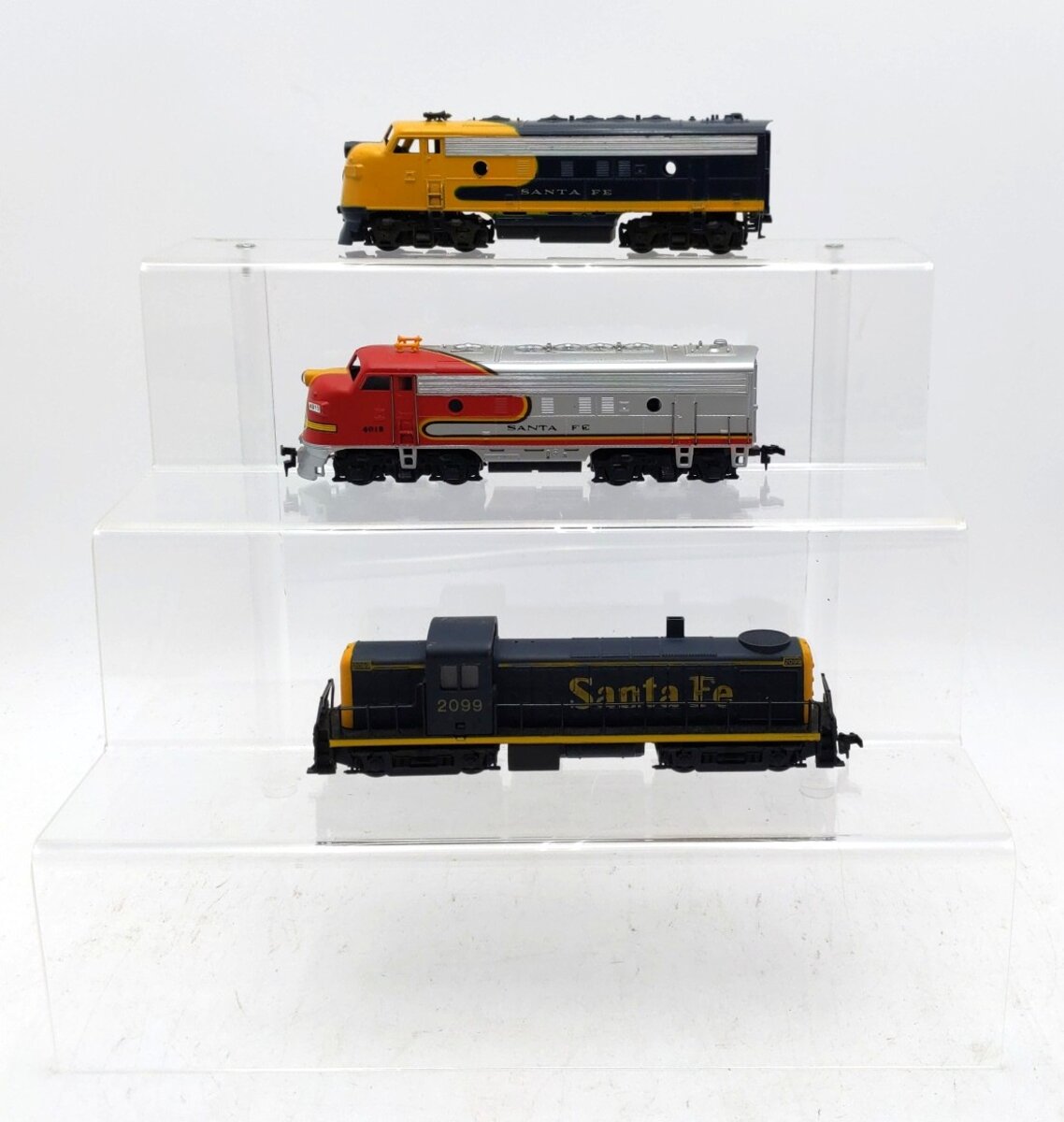 ジャンク］鉄道模型 HOゲージ ディーゼル車Santa Fe 動力車1車他