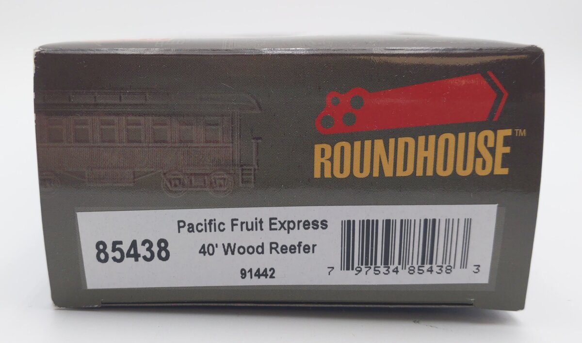 Roundhouse 85438 HO Scale Pacific Fruit Express 40' Wood Reefer #91442