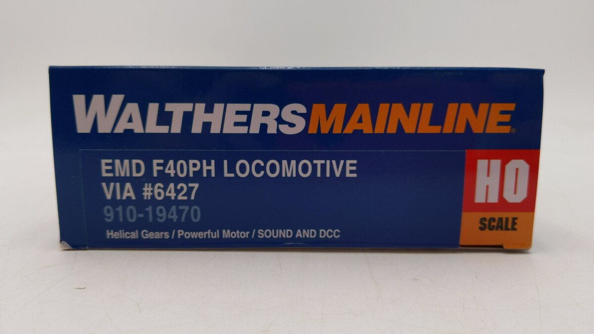 Walthers 910-19470 HO Canada EMD F40PH - ESU Sound and DCC #6427