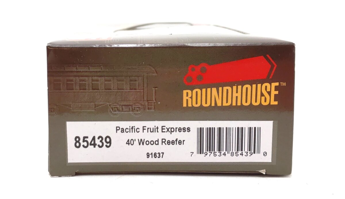 Roundhouse 85439 HO PFE 40' Wood Reefer #91637