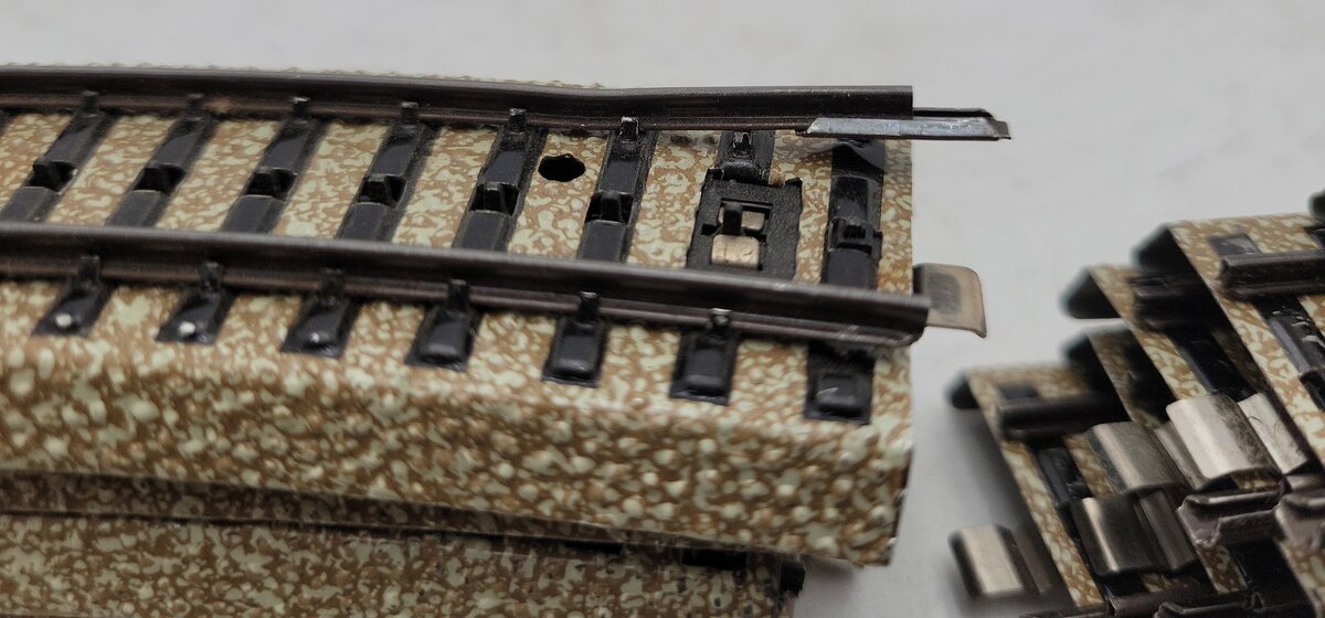 Marklin 5100 HO Scale Metal Curved Track (33) EX