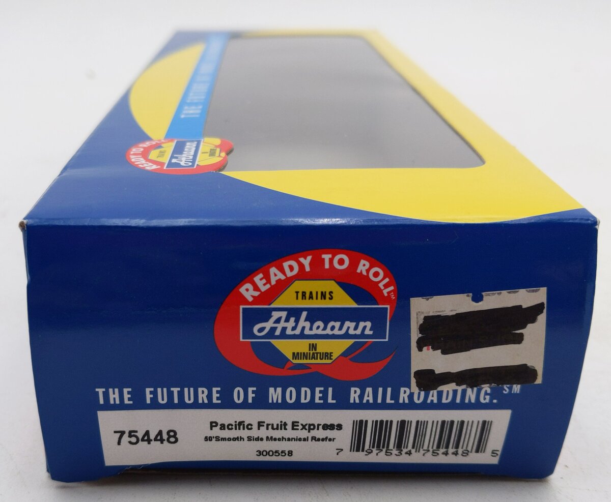 Athearn 75448 HO Pacific Fruit Express 50' Mechanical Reefer #300558