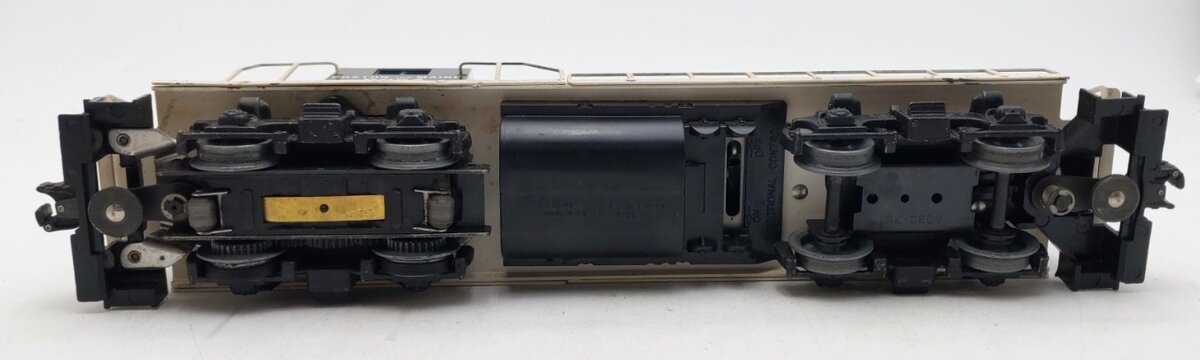 Lionel 6-8654 O Gauge Boston & Maine GP-9 Powered Diesel Locomotive #8654 VG/Box