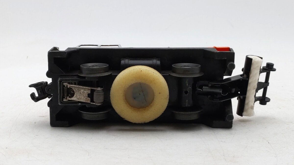 Lionel 3927 O Vintage Postwar Motorized Track Cleaner Car #3927 VG
