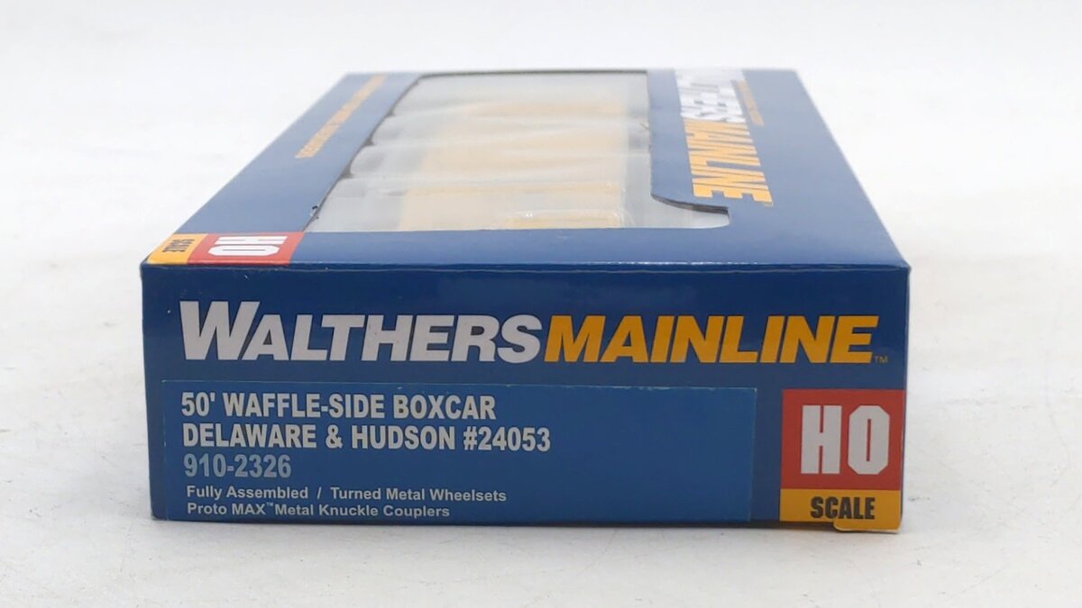 Walthers 910-2326 HO Scale Delaware & Hudson 50' Waffle-Side Boxcar #24053