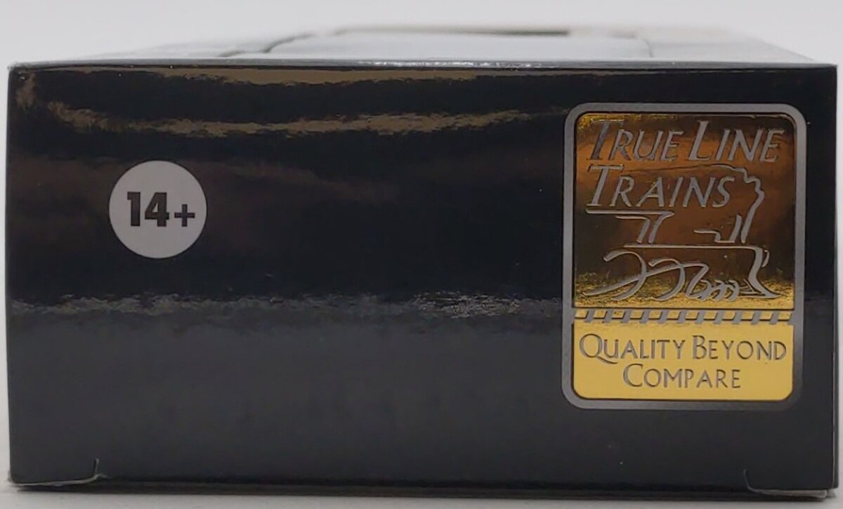 True Line Trains 300474 HO CNR 8 Hatch Reefer Tilted Leaf #210432 LN/Box
