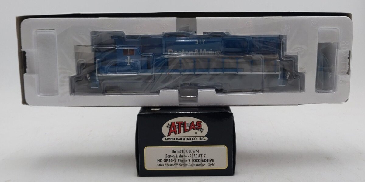 Atlas 10000674 HO Scale Boston & Maine GP40-2 Phase 2 Diesel Locomotive #317
