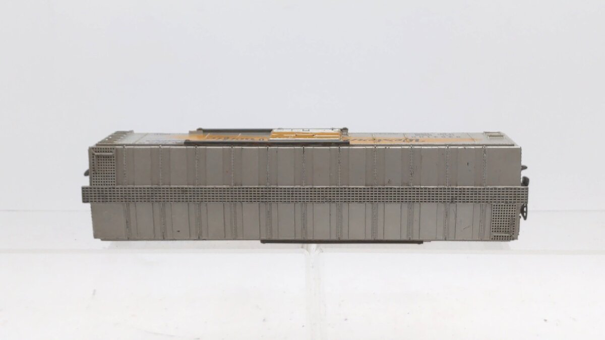 Lionel 6464-100 Vintage O Western Pacific Boxcar - Type IV w/Long Orange Feather VG