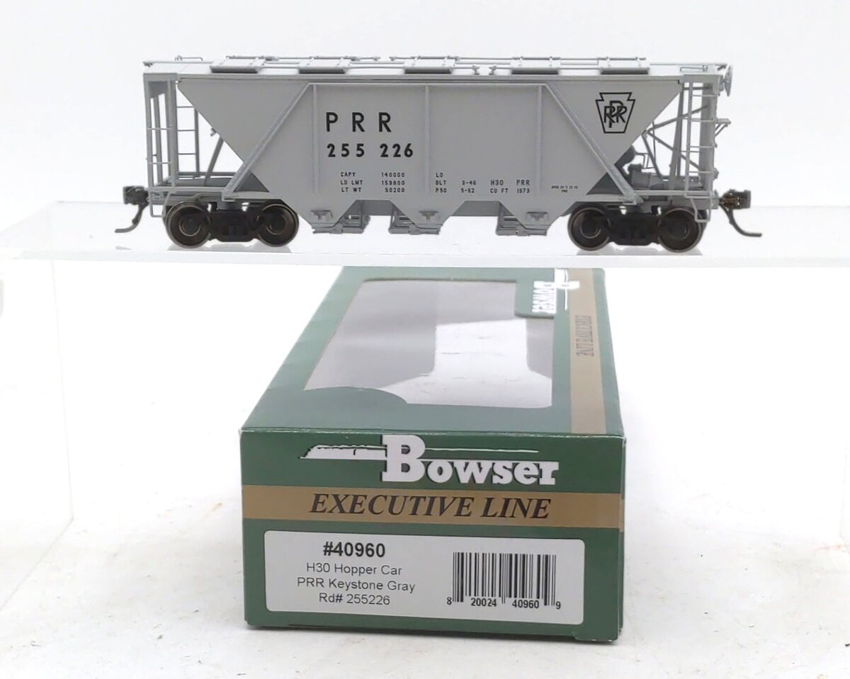 Bowser 40960 HO Scale Pennsylvania Railroad Class H30 Covered Hopper #255226