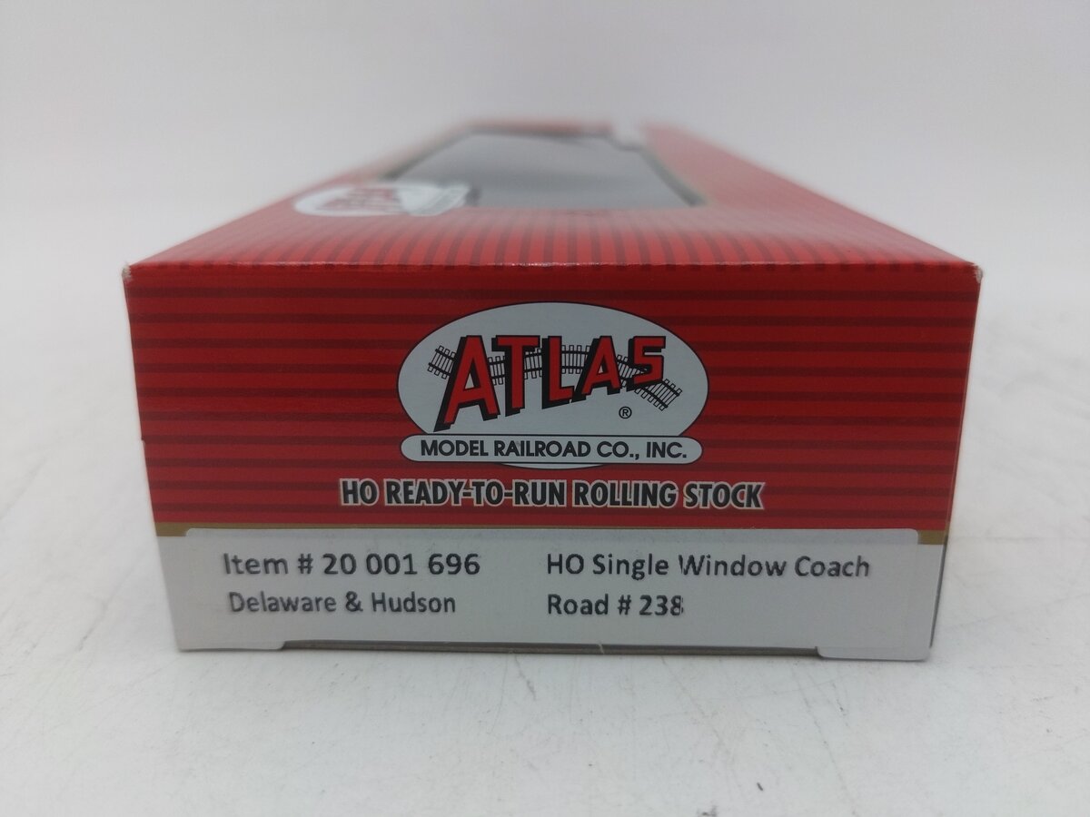 Atlas 20001696 HO Delaware & Hudson (DH) Heavyweight Coach #238