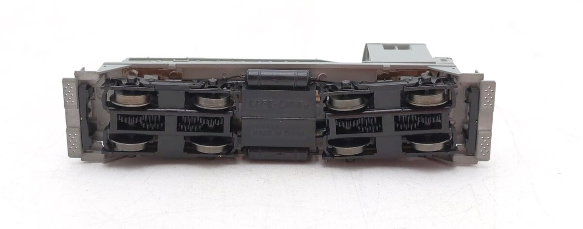 Life Like 7869 N Scale Undecorated SW9/1200 Diesel Locomotive EX