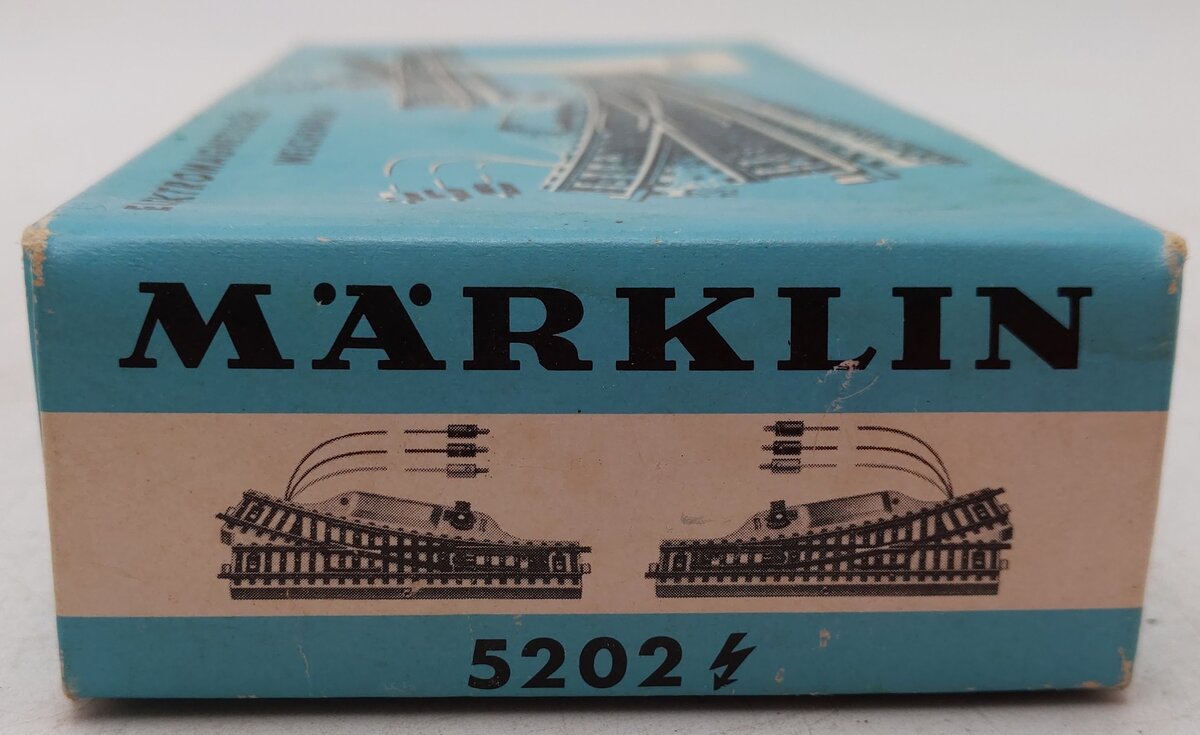 Marklin 5202 HO Scale Remote Right Switch Pair VG/Box