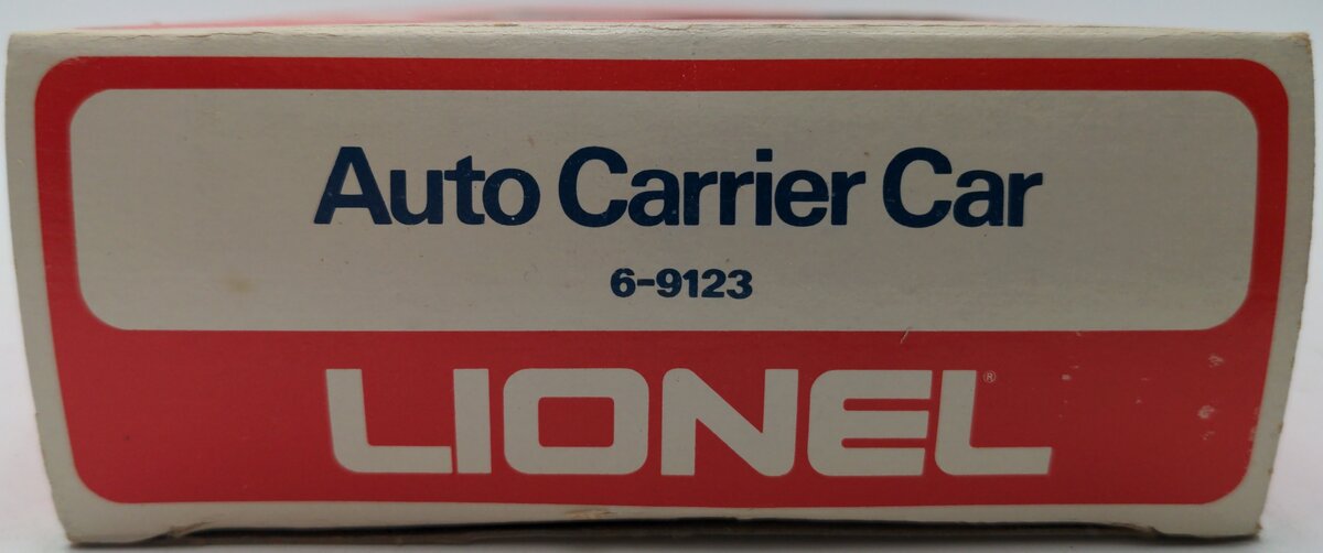 Lionel 6-9123 O Gauge Chesapeake and Ohio 3-Tier Auto Carrier Car EX/Box