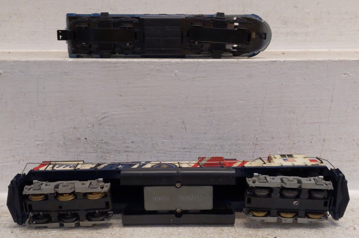 Tyco 1776 HO Bicentennial U36B Diesel Locomotive and Dummy VG