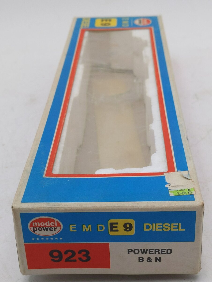 Model Power 923 HO Scale Burlington Northern Powered Diesel Locomotive #9804 VG/Box