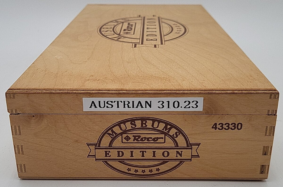 Roco 43330 HO Scale Austrian OBB 2-6-4 Steam Loco. & Tender w/ Display Box EX/Box