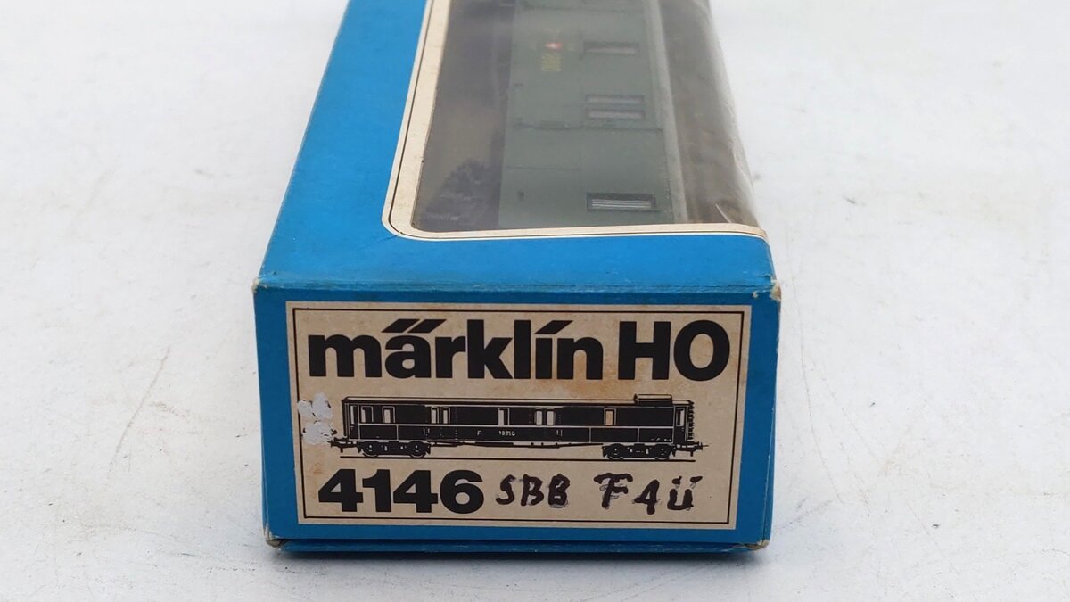Marklin 4146 HO Scale Swiss Federal Railways SBB F40 Express Luggage Car #18810 VG/Box
