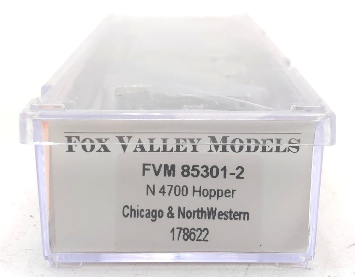 Fox Valley Models 85301-2 N C&NW 4700 Cuft 3 Bay Covered Hopper #178622