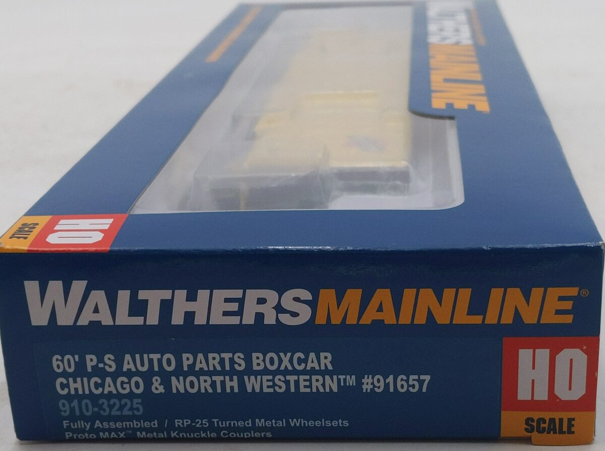 Walthers 910-3225 HO CNW 60' Pullman-Standard Auto Parts Boxcar RTR #91657