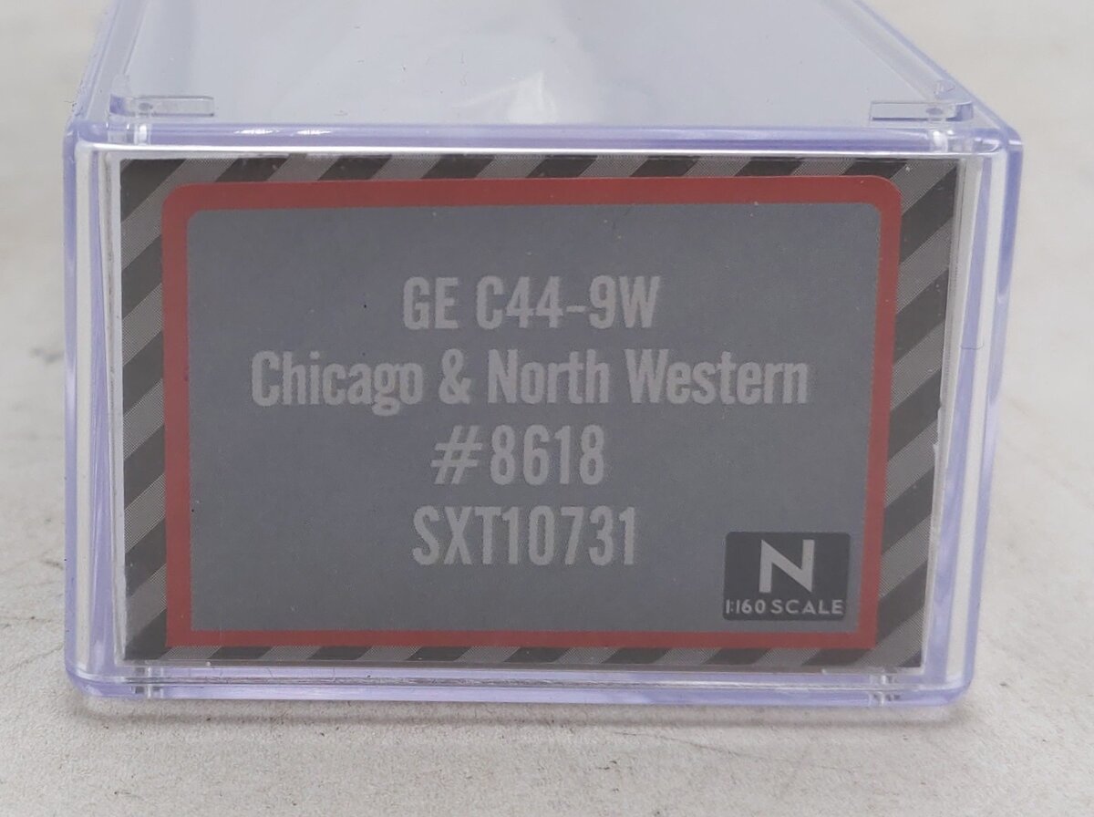 Scale Trains SXT10731 N Scale "Chicago & North Western" Locomotive #8618 LN/Box