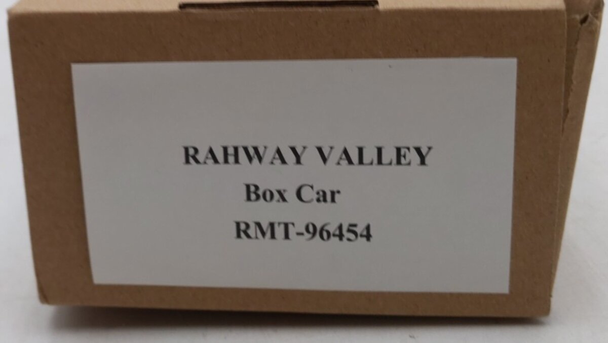RMT 96454 O Gauge Rahway Valley Box Car #1202 NIB