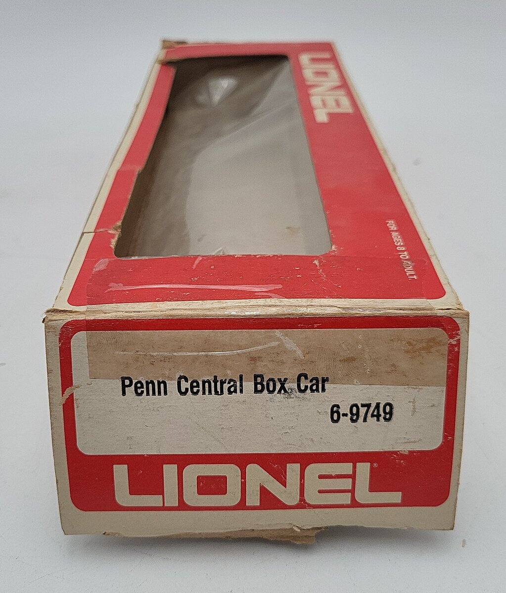 Lionel 6-9749 O Gauge Penn Central Boxcar #9749 VG/Box