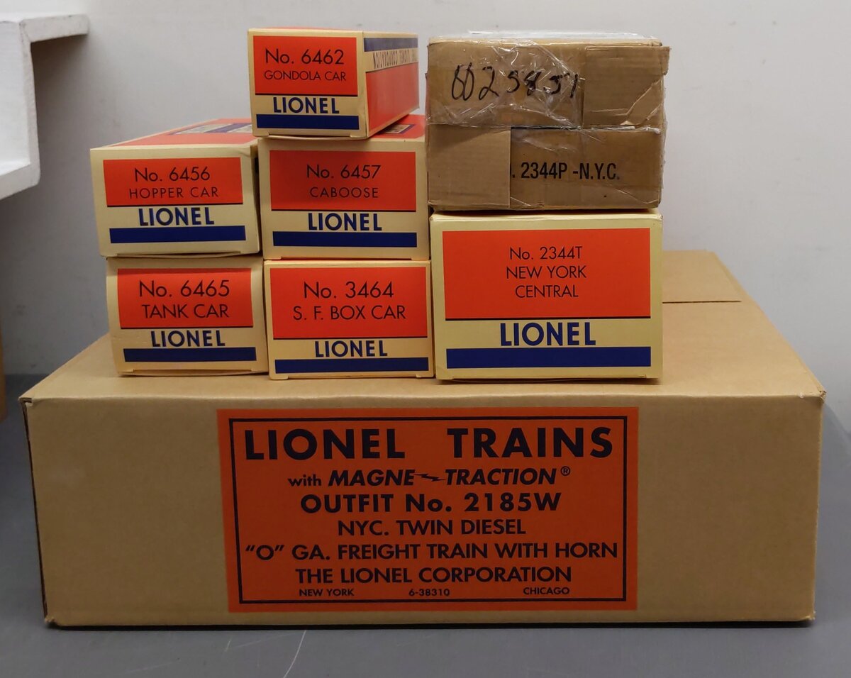 Lionel 6-38310 New York Central F-3 O Gauge Diesel Freight Train Set NIB