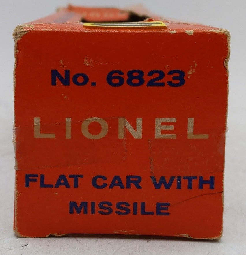 Lionel 6823 Vintage O Flatcar with IRBM Missiles VG/Box