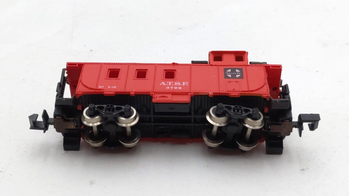 Bachmann 5406 N Scale Atchison Topeka Santa Fe 30' Steel Caboose #3792 LN