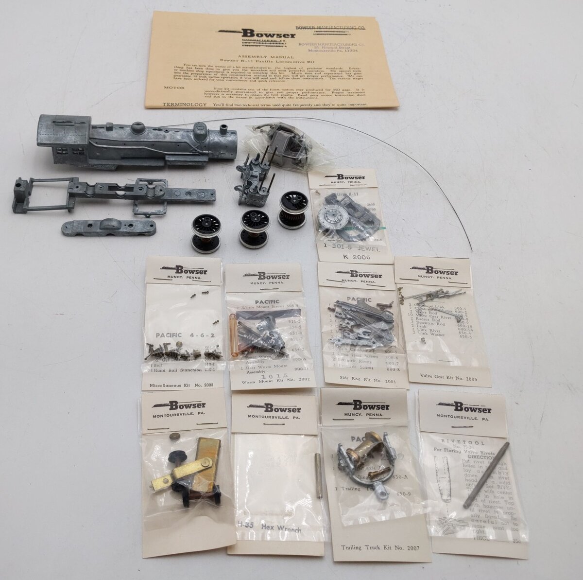 Bowser k-11 HO Scale Pacific 4-6-2 Steam Engine Locomotive Kit EX/Box