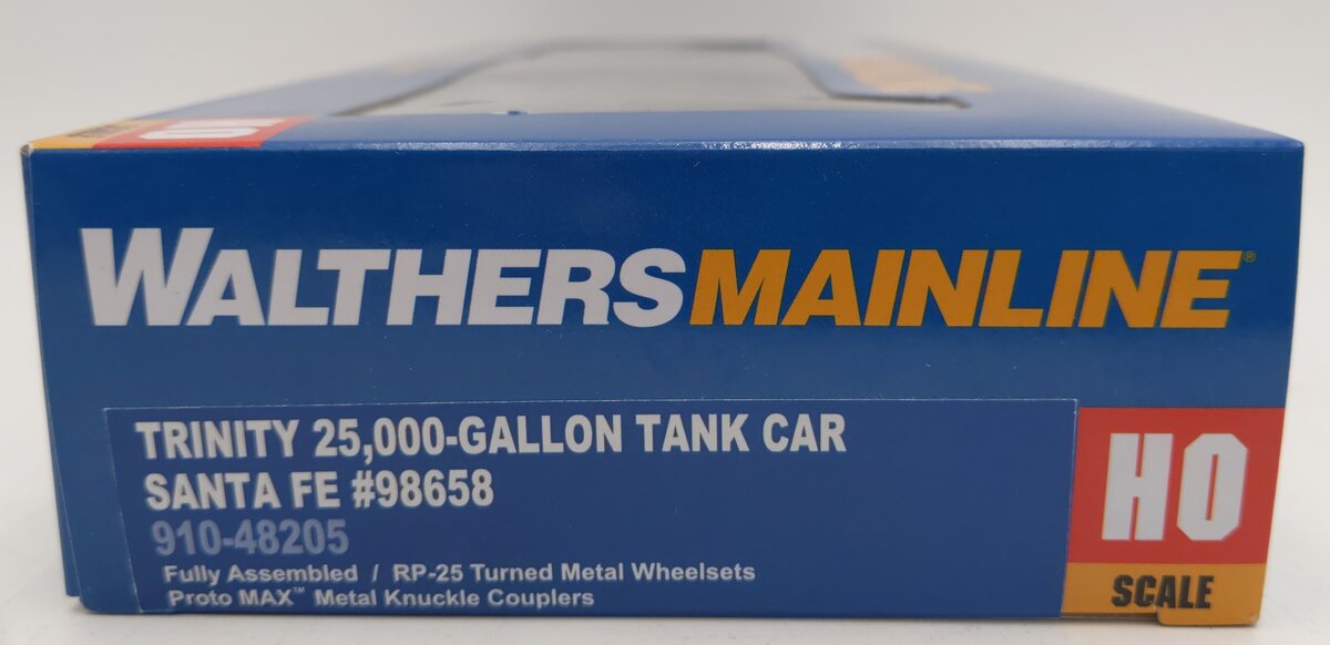 Walthers 910-48205 HO Santa Fe Trinity 25,000-Gallon Tank Car RTR #98658
