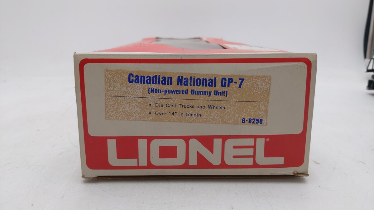 Lionel 6-8258 O Gauge Canadian National GP7 Non-Powered Diesel Locomotive #8258 EX/Box