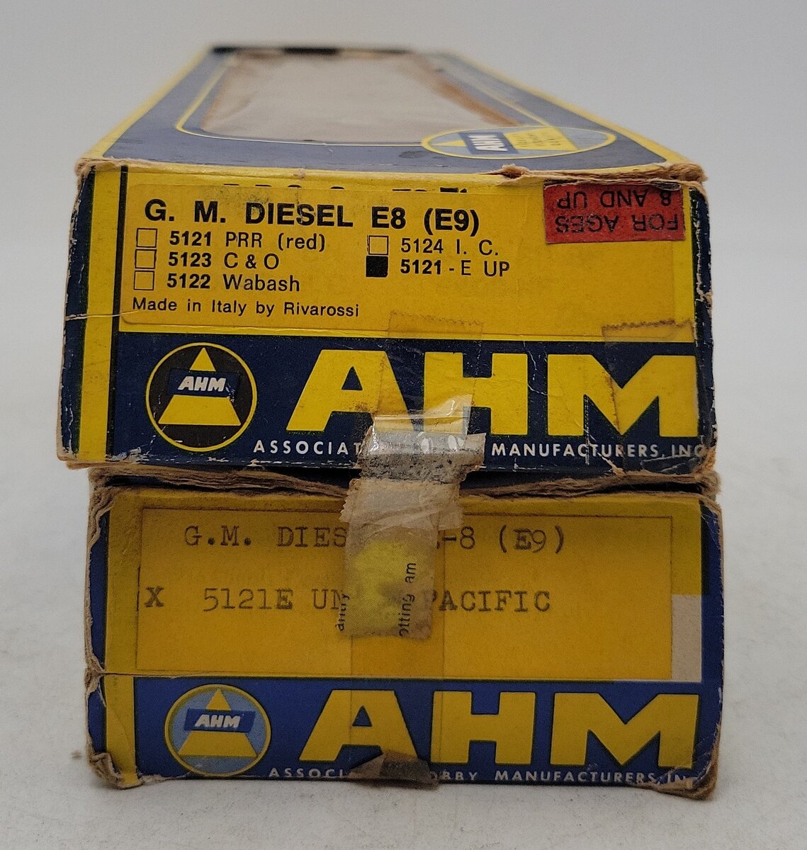 AHM 5121E HO Union Pacific GM E8/9 Powered/Unpowered Diesel Locomotive #926 VG/Box