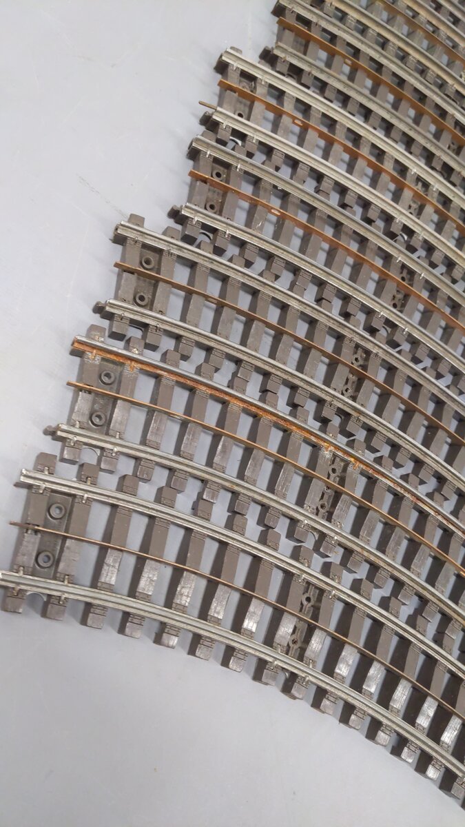 Lionel 31 Vintage Super O Curved Track Sections (16)