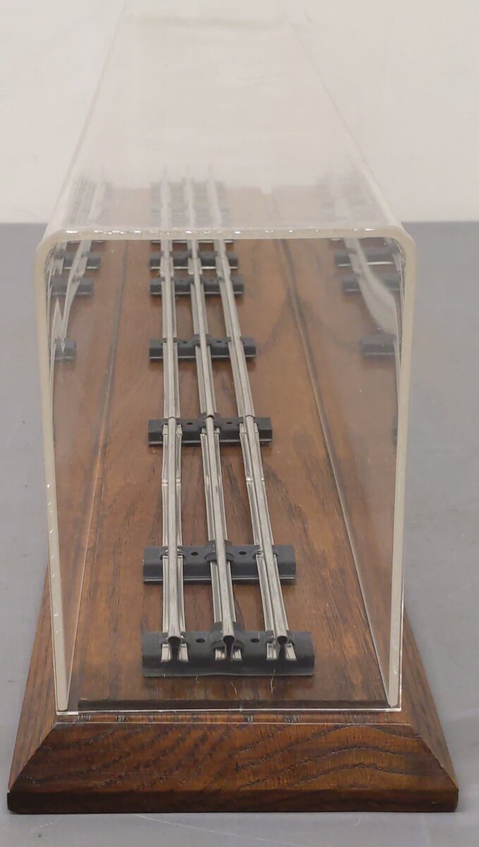 O Gauge Acrylic Display Case With Track 29 1/2" EX
