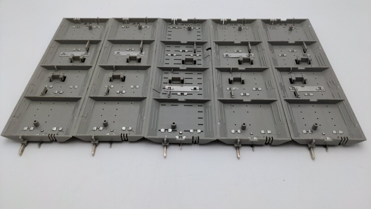 Lionel 6-12014 FasTrack 10" Straight Track (5) VG