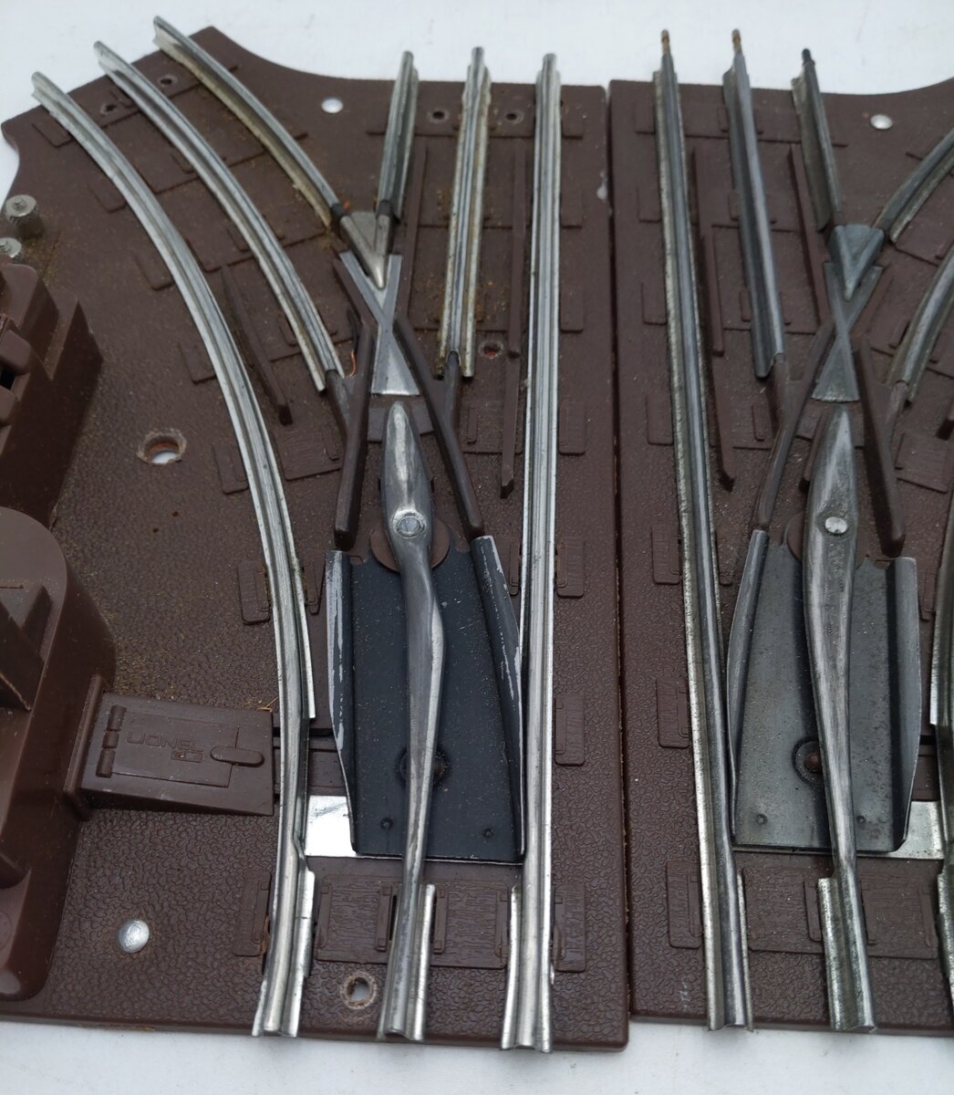 Lionel 6-5125 O27 Gauge Pair of 5121/5122 RC Switches VG