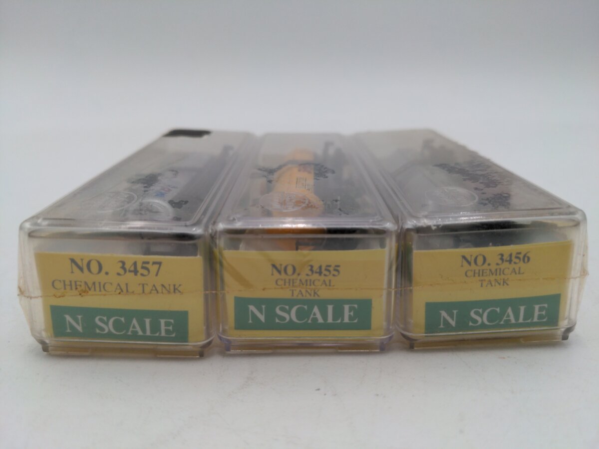 Model Power /3456/3457 40' N Scale Shell ,Texaco ,Mobil Chemical Tank Car MT/Box