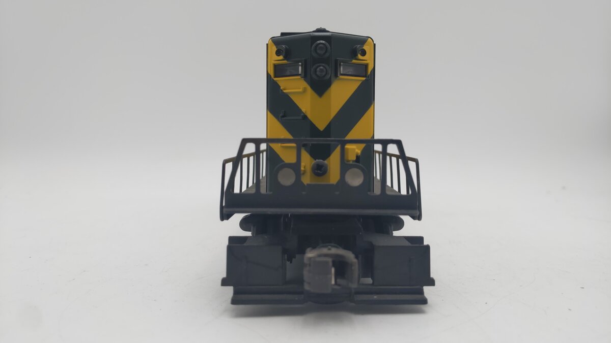 Lionel 6-8776 O Chicago & Northwestern GP20 Powered Diesel Locomotive VG