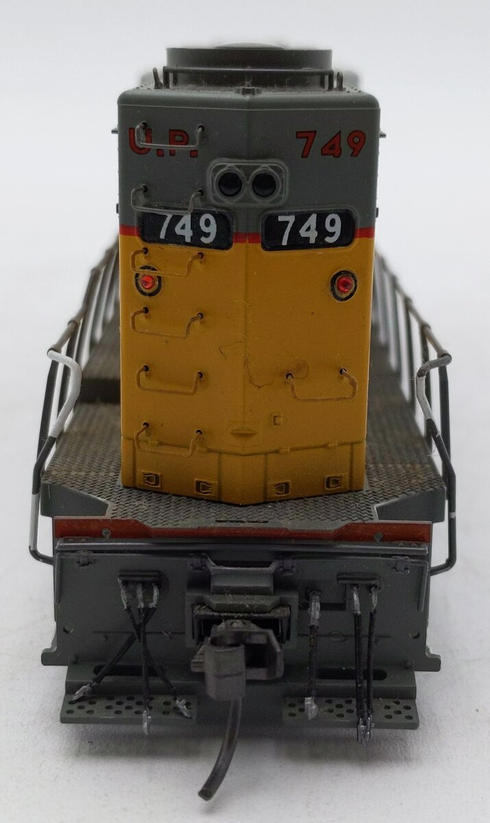 Kato 37-04F HO Union Pacific EMD GP35 Diesel Locomotive #749 EX