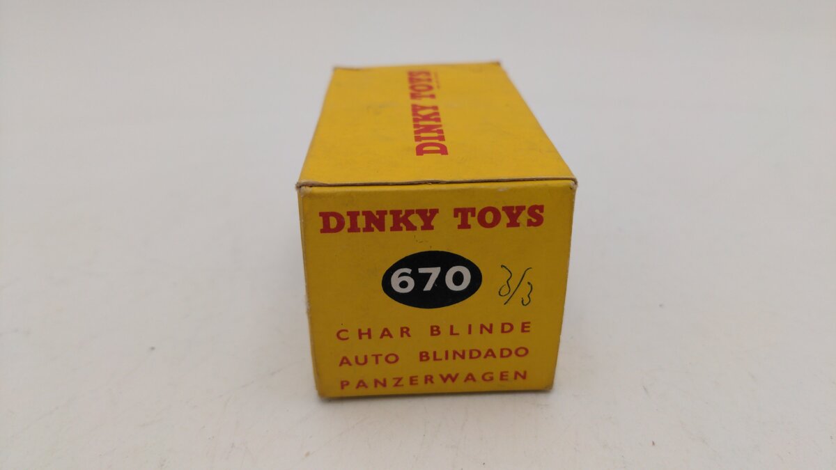 Dinky 670 Die Cast Military Green Armoured Car EX/Box