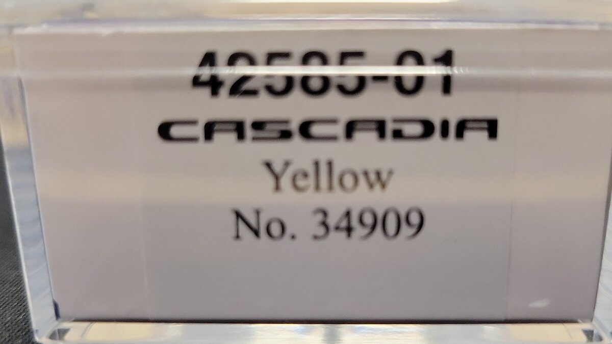 Trainworx Inc 42585-01 N LTL Trucks - Yellow Freightliner Tractor #34909