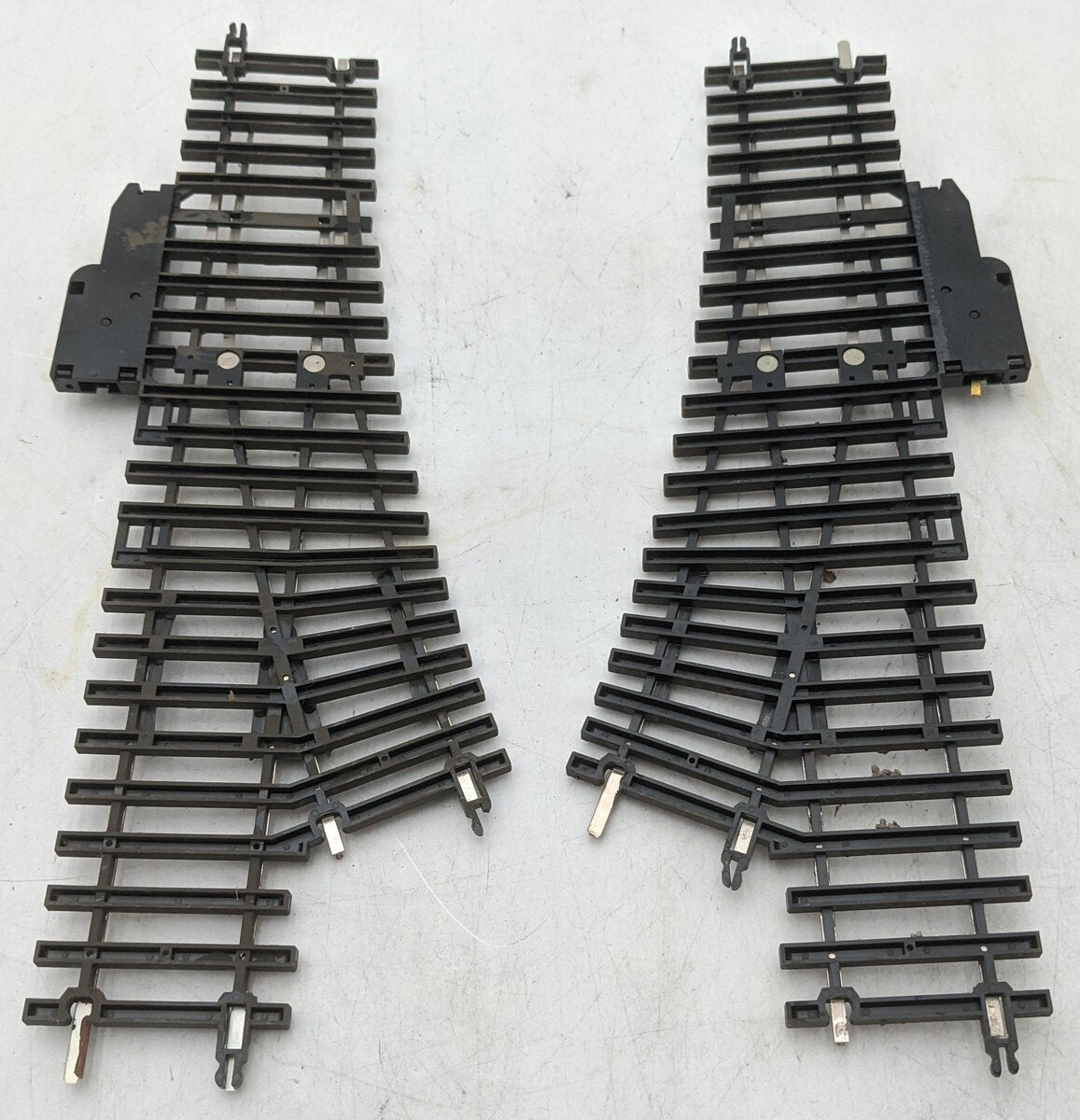 Atlas 6023/6024 O Manual Left & Right Hand Switch Turnouts (2) - (2-Rail)